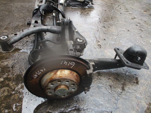 2016 GENUINE VW PASSAT B8 SALOON REAR COMPLETE AXLE WITHOUT CALIPERS - Image 5