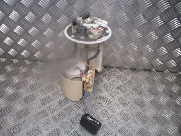 2012 GENUINE TOYOTA PRIUS HYBRID IN TANK FUEL PUMP SENDER UNIT - Image 2