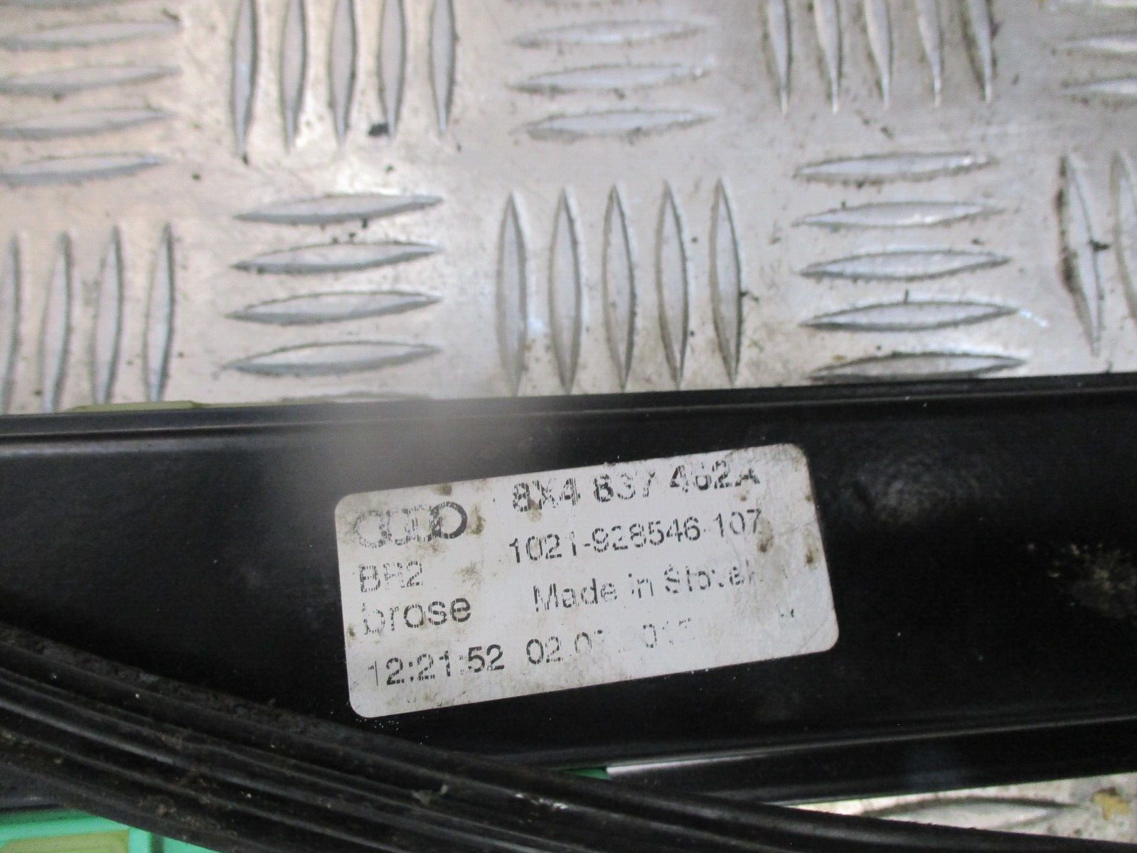 2016 GENUINE AUDI A1 FRONT RIGHT DRIVER SIDE WINDOW REGULATER 8X4837462A - Image 2