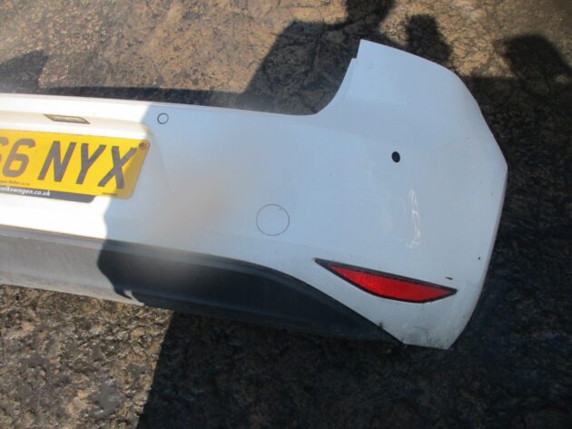 2016 GENUINE VW GOLF MK7 REAR COMPLETE BUMPER WITH SENSOR - Image 3