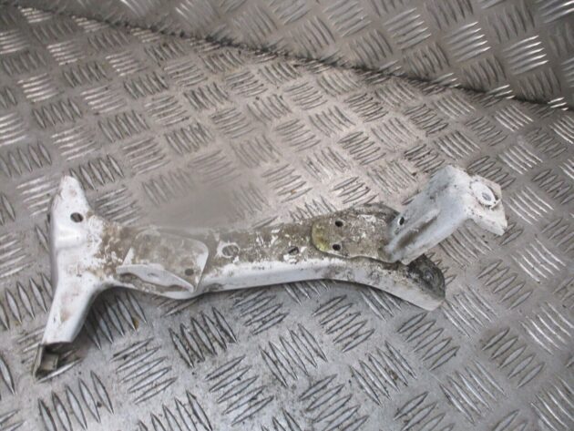 2014 GENUINE AUDI A3 8V FRONT RIGHT DRIVER SIDE WING BRACKET 8V0821168 - Image 2