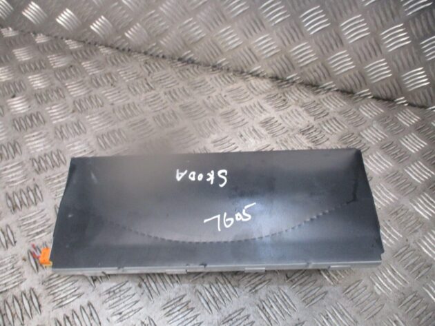 2016 GENUINE SKODA OCTAVIA FRONT RIGHT DRIVER SIDE KNEE BAG 5G2880842D - Image 2