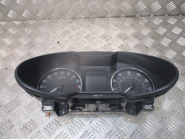2014 GENUINE SKODA OCTAVIA SPEEDOMETER INSTRUMENT CLUSTER CLOCK 5E0920951E