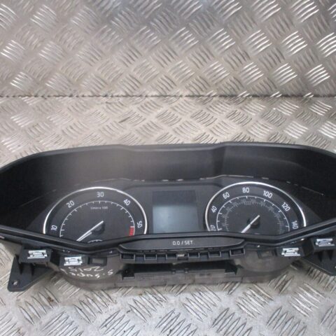 2015 GENUINE SKODA SUPERB SPEEDOMETER INSTRUMENT CLUSTER CLOCK 3V0920941