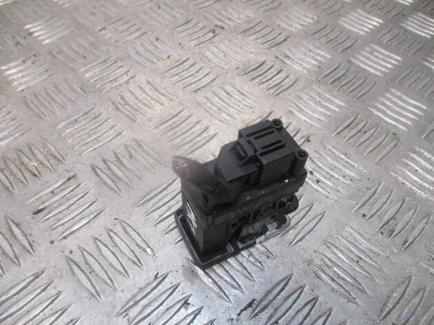 2013 GENUINE VW GOLF MK7 PARKING HANDBRAKE RELEASE SWITCH BUTTON 5G0927225D - Image 3