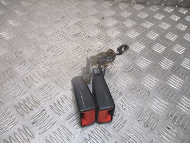 2013 GENUINE VW GOLF MK7 REAR CENTRE TWIN BUCKLE 8V0857739A - Image 2
