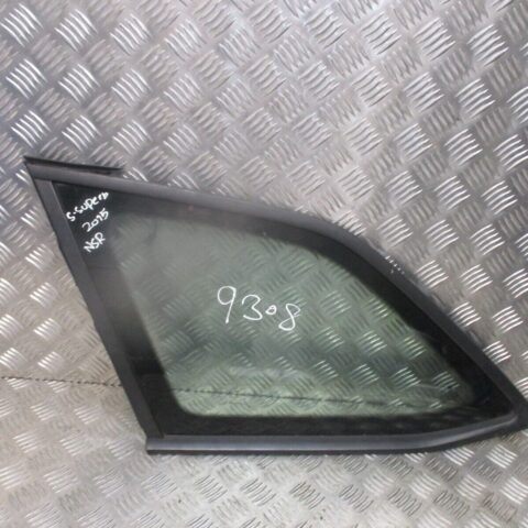 2014 GENUINE SKODA SUPERB REAR LEFT PASSENGER SIDE QUARTER GLASS 3V9845297