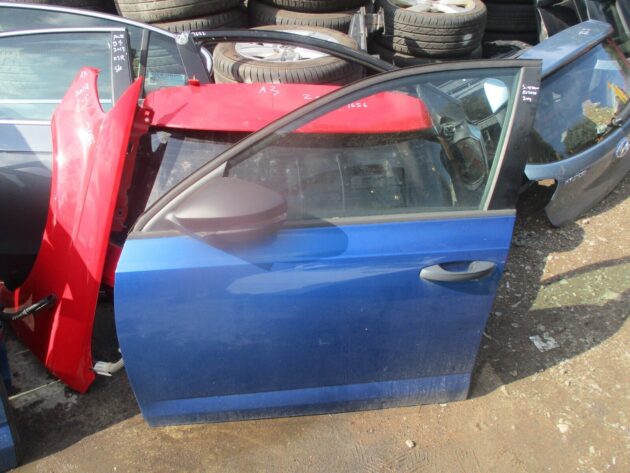 2014 GENUINE SKODA OCTAVIA ESTATE FRONT LEFT PASSENGER SIDE BARE SHELL DOOR NSF - Image 2