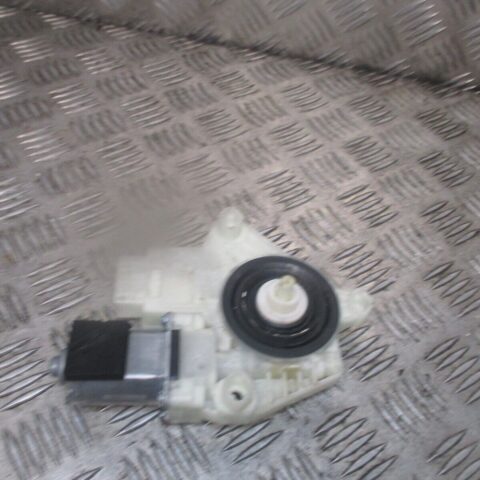 2016 GENUINE VW PASSAT B8 REAR RIGHT DRIVER SIDE DOOR WINDOW MOTOR 5Q4959811E