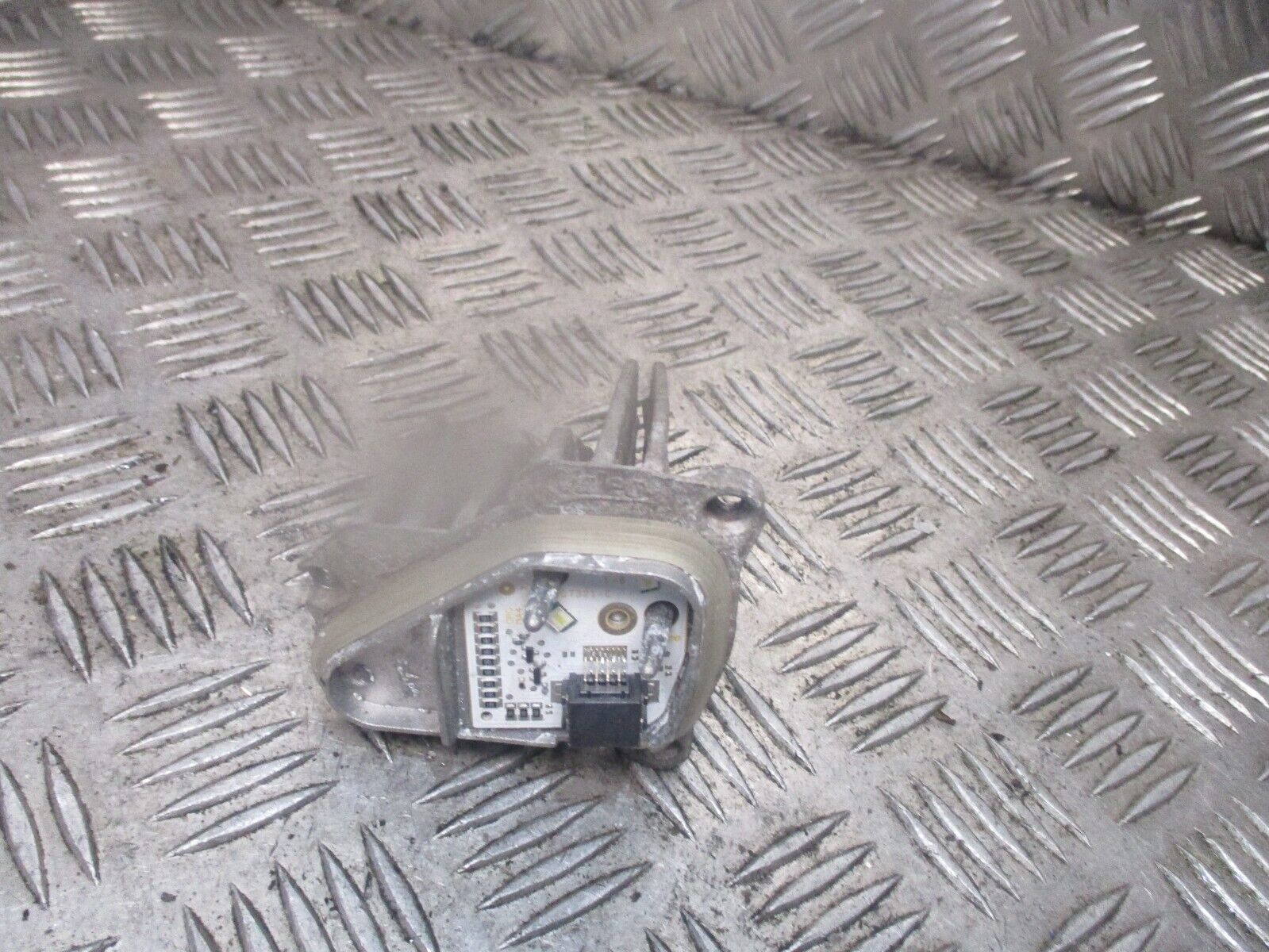 2015 SEAT LEON DRL LEFT SIDE DAY TIME RUNNING LIGHT MODULE BALLAST 5F0941475 OEM - Image 2