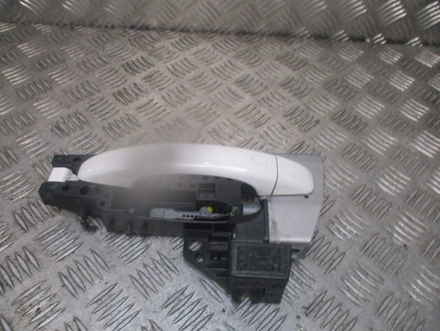 2015 AUDI A1 8X FRONT LEFT PASSENGER SIDE EXTERIOR DOOR HANDLE OUTER 8T1837885B