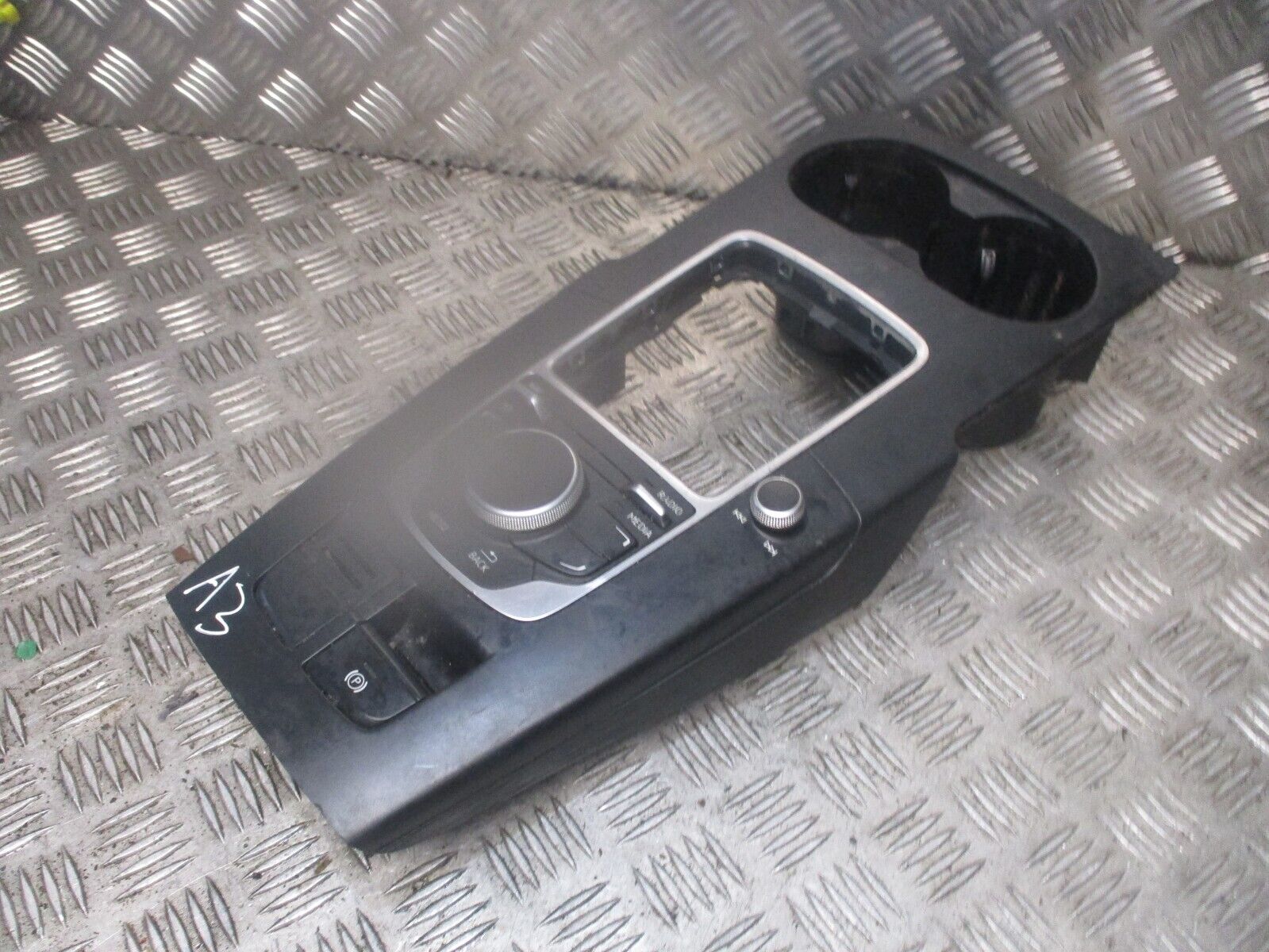 2013 GENUINE AUDI A3 8V CENTRE MMI CONTROLS MULTIMEDIA SWITCH PANEL 8V0919614B