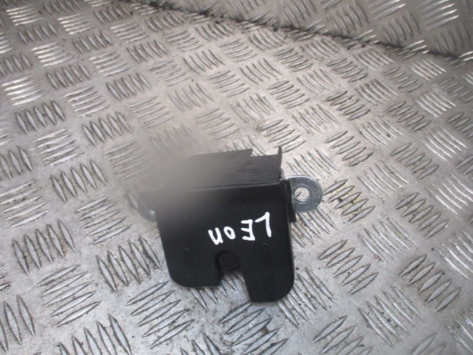 2016 GENUINE SEAT LEON HATCHBACK TAILGATE BOOT LOCK LATCH MECHANISM 5F4827505C - Image 3