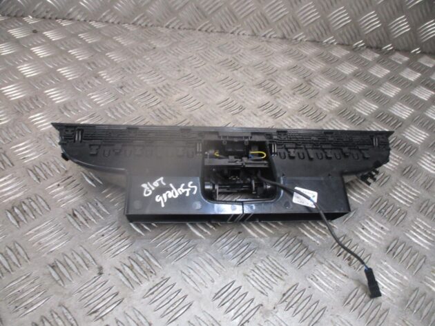 2018 GENUINE SKODA SUPERB FRONT CENTRE DASHBOARD AIRVENTS 3V0820951D - Image 3