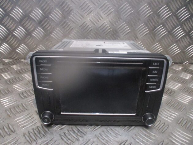 2012 GENUINE VW SCIROCCO SAT NAV RADIO STEREO CD PLAYER HEAD UNIT 5C0035680C - Image 2