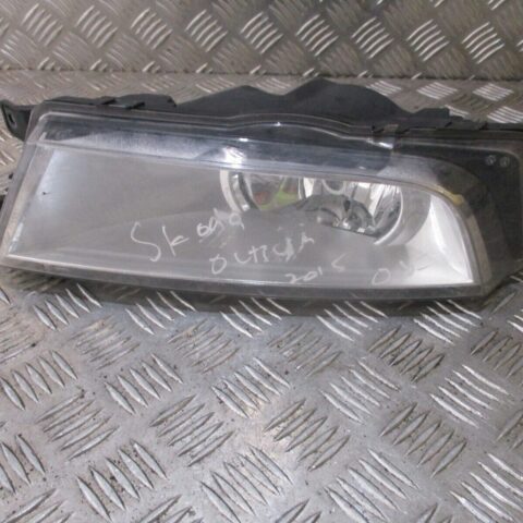 2015 GENUINE SKODA OCTAVIA RIGHT DRIVER SIDE FOG LIGHT LAMP 5E0941700D
