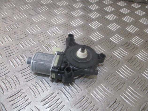 2015 GENUINE SEAT LEON FRONT LEFT PASSENGER SIDE WINDOW MOTOR 5Q0959801