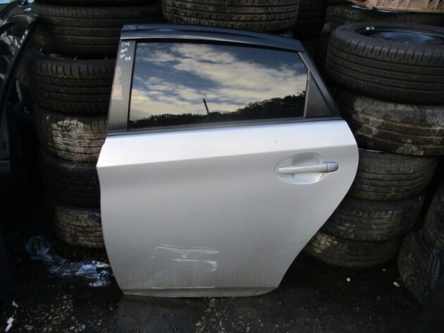 2014 GENUINE TOYOTA PRIUS REAR LEFT PASSENGER SIDE BARE SHELL DOOR - Image 2