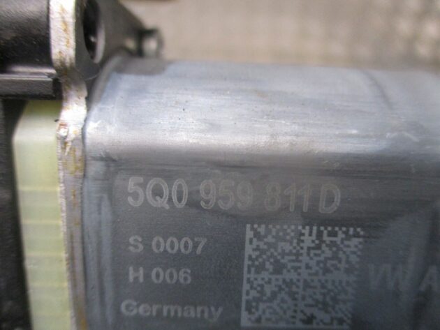 2013 GENUINE VW GOLF MK7 REAR LEFT PASSENGER SIDE WINDOW MOTOR 5Q0959811D - Image 2