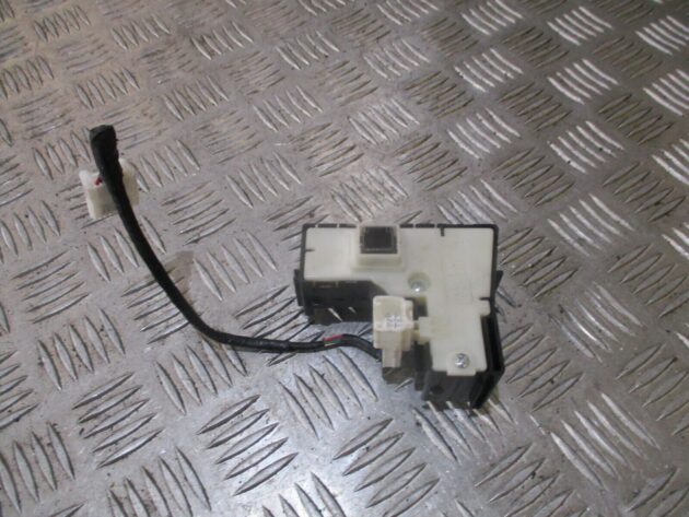 2014 GENUINE VW PASSAT B7 HAZARD WARING SWITCH PANEL 75D809 - Image 3