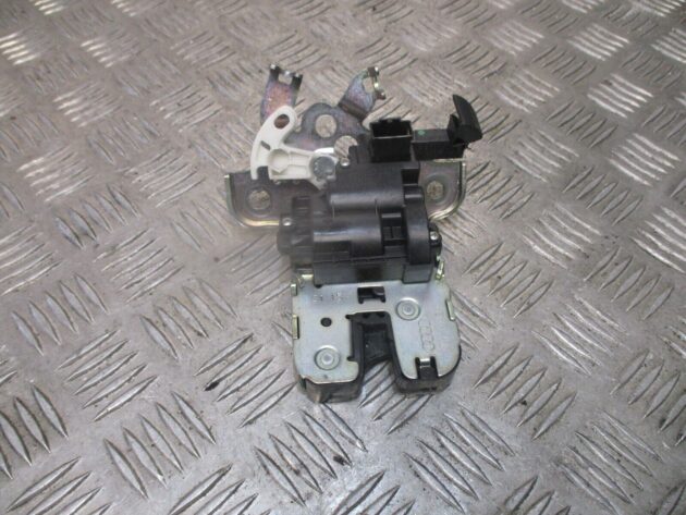2016 GENUINE AUDI A1 REAR TAILGATE BOOT LOCK MECHANISM 8R0827505