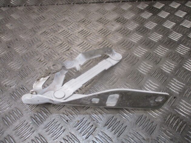 2012 GENUINE AUDI TT RIGHT DRIVER SIDE BONNET HINGE 8J0823302H