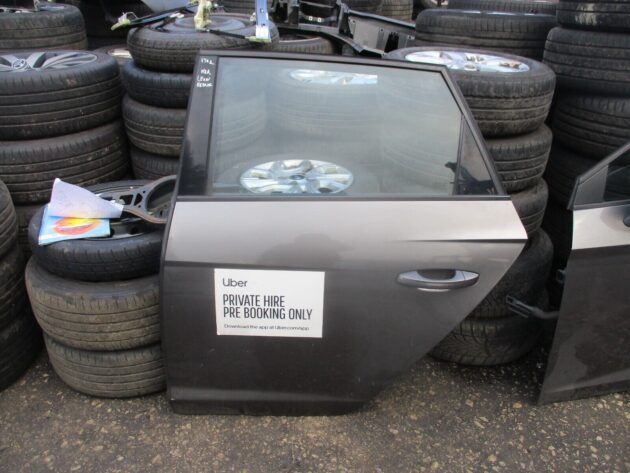2014 GENUINE SEAT LEON ESTATE 5F REAR LEFT PASSENGER SIDE BARE DOOR - Image 2