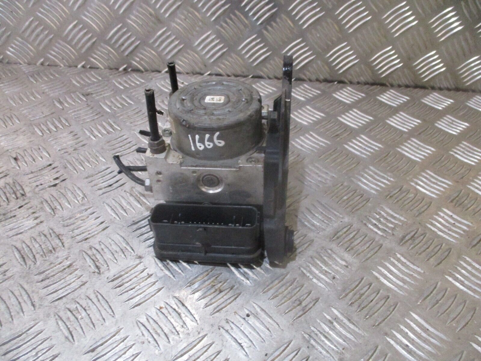 2015 GENUINE VW GOLF MK7 ABS PUMP CONTROL UNIT MODULE 5Q0614517T 5Q0907379AA