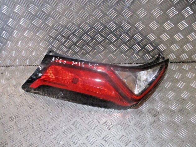 2016 GENUINE TOYOTA AYGO REAR LEFT PASSENGER SIDE TAILLIGHT LAMP NSR