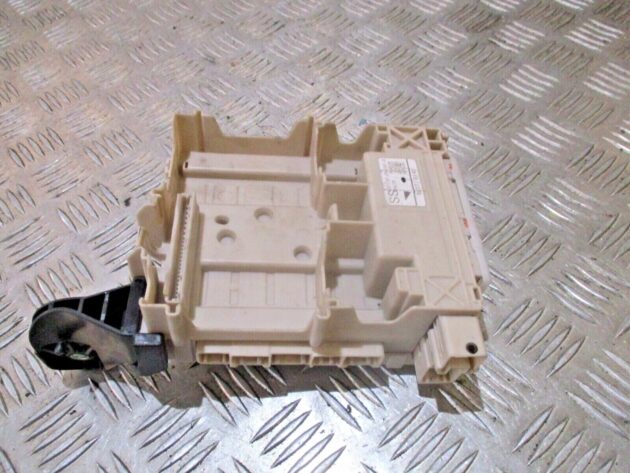 2016 GENUINE TOYOTA AYGO FUSE RELAY BOX 82730-0H030-A