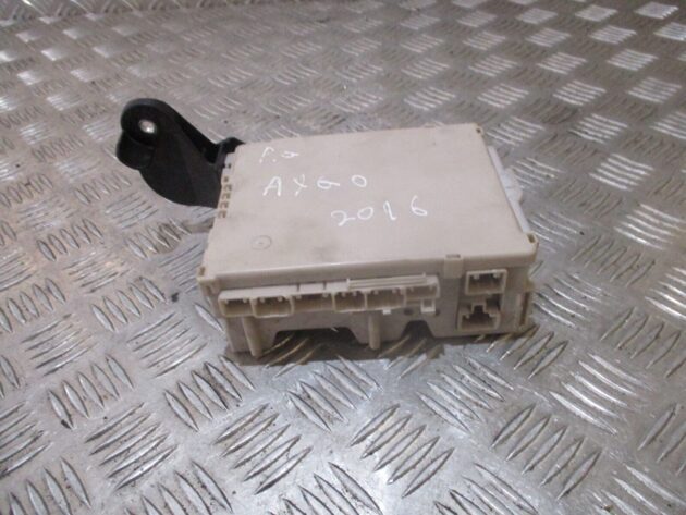 2016 GENUINE TOYOTA AYGO FUSE RELAY BOX 82730-0H030-A - Image 3