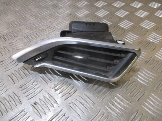 2014 GENUINE PEUGEOT 208 FRONT RIGHT DRIVER SIDE AIRVENT 9673131677