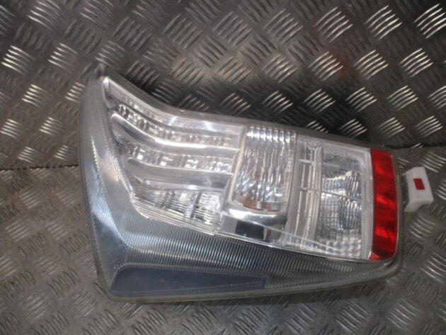 2010 GENUINE TOYOTA PRIUS REAR LEFT PASSENGER SIDE TAILLIGHT LAMP NSR - Image 2