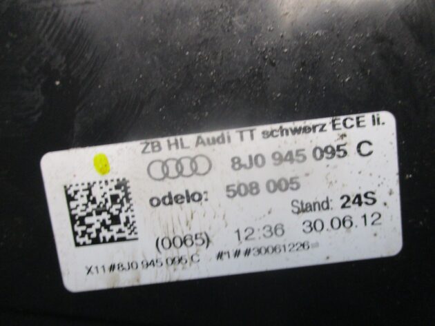 2012 GENUINE AUDI TT REAR LEFT PASSENGER SIDE TAILLIGHT LAMP 8J0945095C - Image 3
