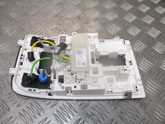 2016 GENUINE AUDI A3 8V FRONT INTERIOR ROOF READING LIGHT LAMP 8V0947135A - Image 2