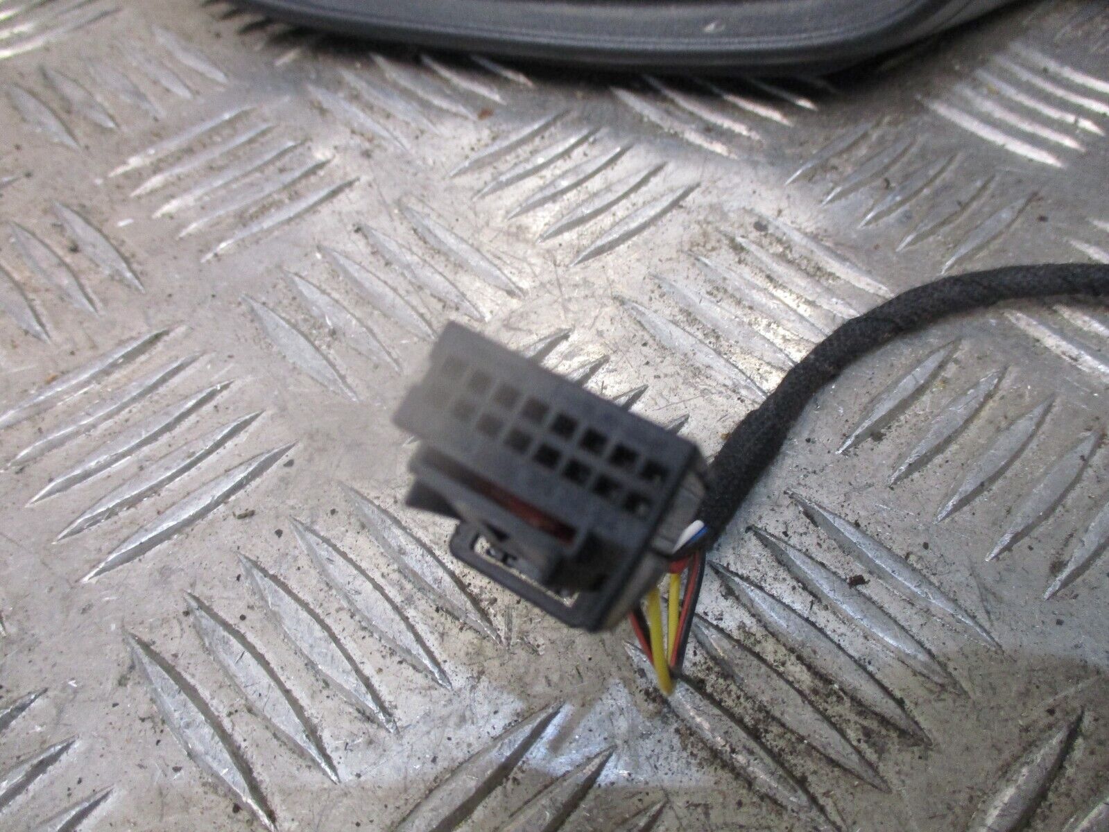 2015 GENUINE SKODA FRONT LEFT PASSENGER SIDE DOOR WING MIRROR 5E0857933 - Image 2