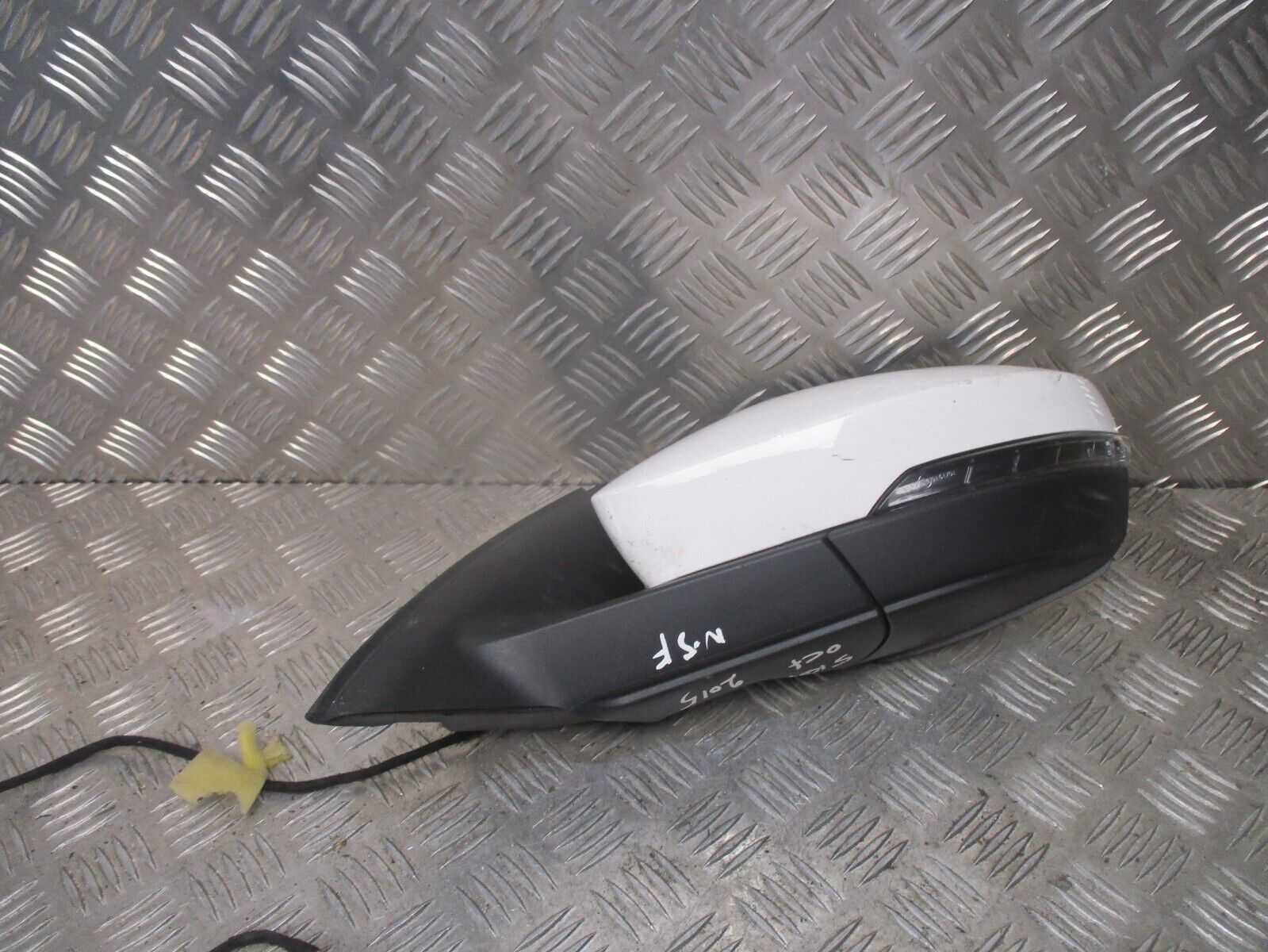 2015 GENUINE SKODA FRONT LEFT PASSENGER SIDE DOOR WING MIRROR 5E0857933 - Image 5