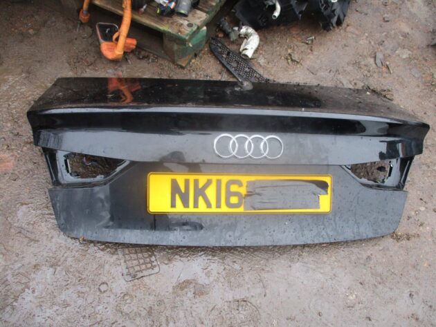 2016 GENUINE AUDI A3 8V SALOON REAR BARE BOOTLID - Image 3