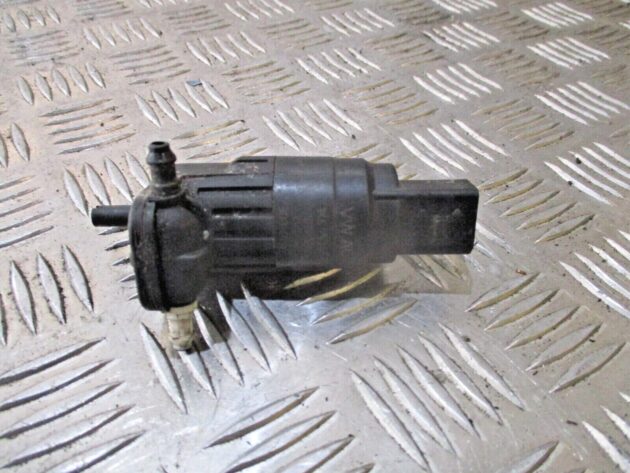 2014 GENUINE VW SEAT SKODA AUDI WINDSCREEN WASHER PUMP 1K6955651