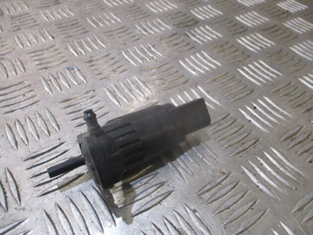 2014 GENUINE VW SEAT SKODA AUDI WINDSCREEN WASHER PUMP 1K6955651 - Image 3