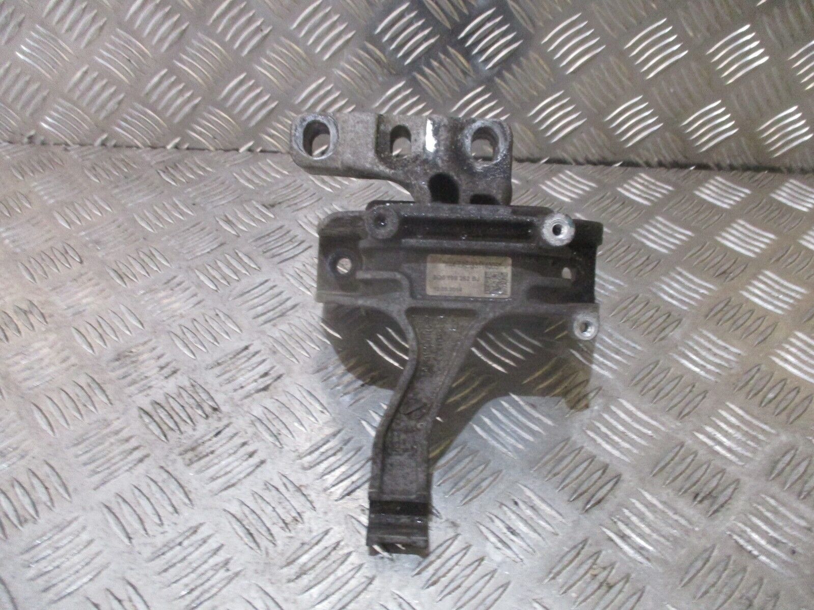 2014 GENUINE SEAT LEON 5F FRONT RIGHT DRIVER SIDE ENGINE MOUNT 5Q0199262BJ - Image 3