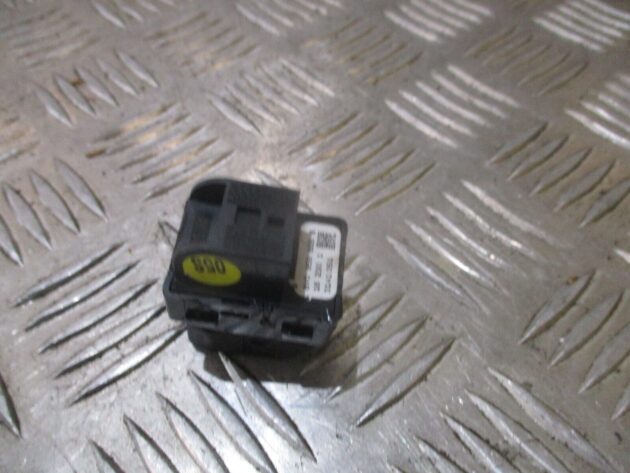 2016 GENUINE AUDI A3 8V FRONT LEFT PASSENGER SIDE SWITCH 8V0959855B - Image 2