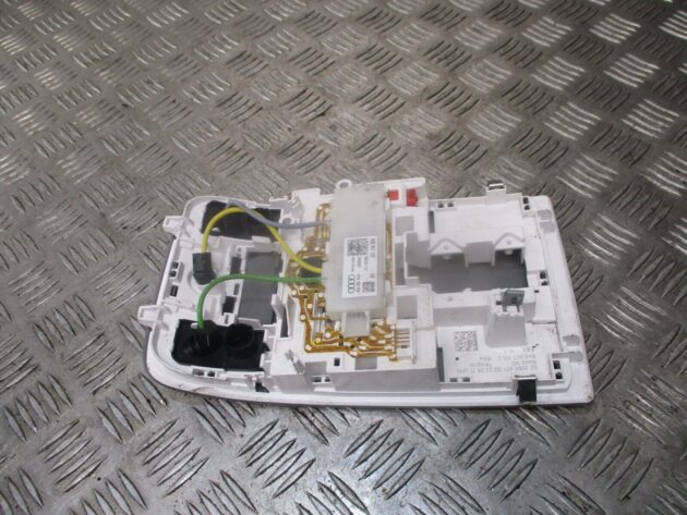 2016 GENUINE AUDI A3 8V FRONT INTERIOR READING LIGHT LAMP 8V0947135E - Image 2