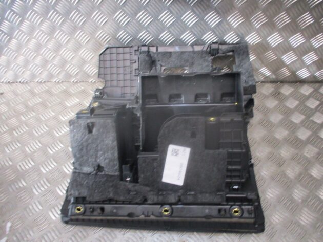 2020 GENUINE AUDI Q2 GLOVE BOX STORAGE COMPARTMENT 81C857035B - Image 3