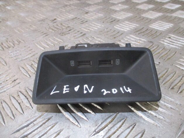 2014 GENUINE SEAT LEON USB TWIN PORT CHARGING HUB 5Q0035726L