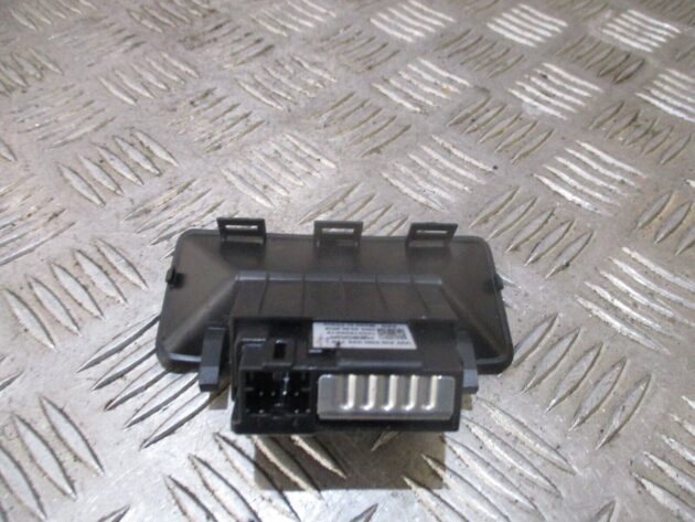 2014 GENUINE SEAT LEON USB TWIN PORT CHARGING HUB 5Q0035726L - Image 3