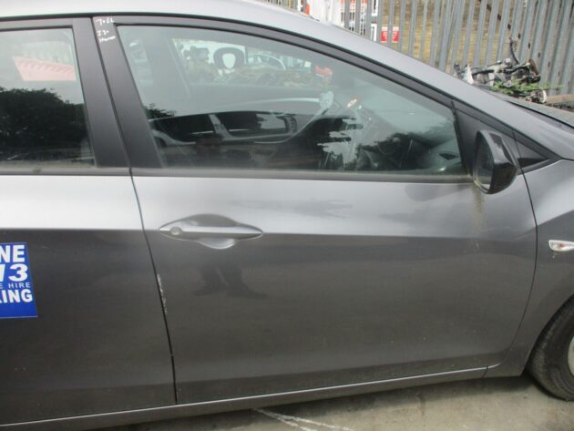 2014 GENUINE HYUNDAI I30 FRONT RIGHT DRIVER SIDE BARE SHELL DOOR OSF - Image 2