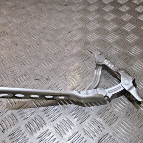 2012 GENUINE SKODA OCTAVIA FRONT LEFT PASSENGER SIDE BONNET HINGE 1Z0823301C