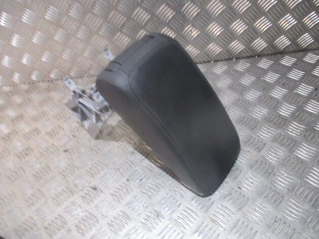 2016 GENUINE AUDI A3 8V CENTRE MIDDLE ARMREST 8V0864283 - Image 2