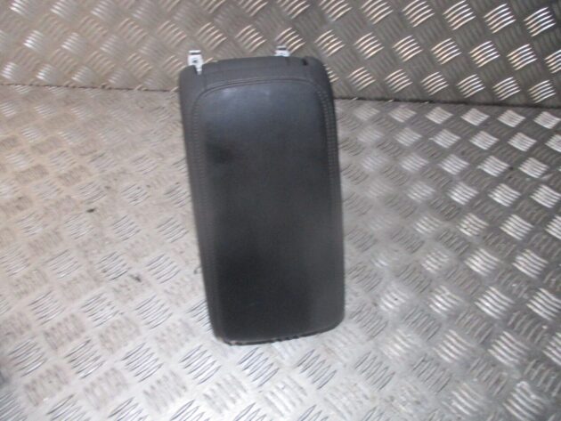2016 GENUINE AUDI A3 8V CENTRE MIDDLE ARMREST 8V0864283 - Image 3
